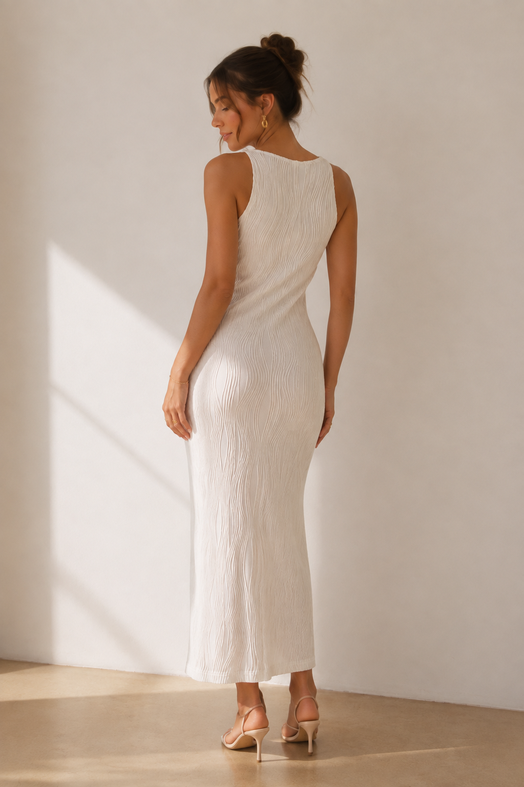 El vestido camisola con textura de ondas de agua